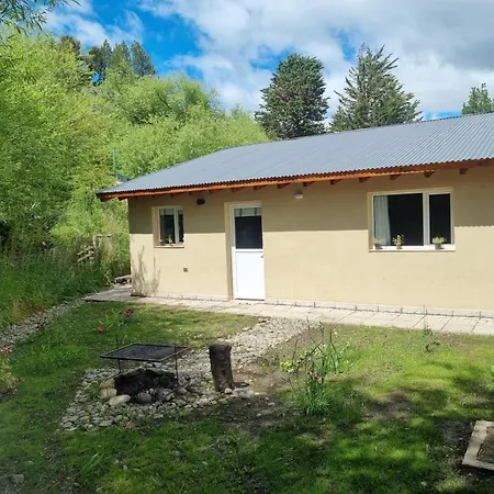 La Tranquera - Cabana Calida Y Versatil Trevelín Exterior foto